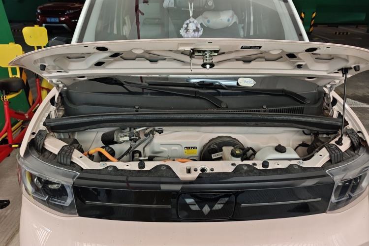 Used Wuling Hongguang MINIEV 2022 Macaron Fashion Edition Lithium-Nickel-Cobalt-Alpha-oxide Engine Bay