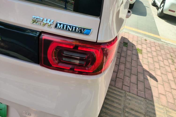 Used Wuling Hongguang MINIEV 2022 Macaron Premium Model – Lithium Ternary Battery Exterior 3