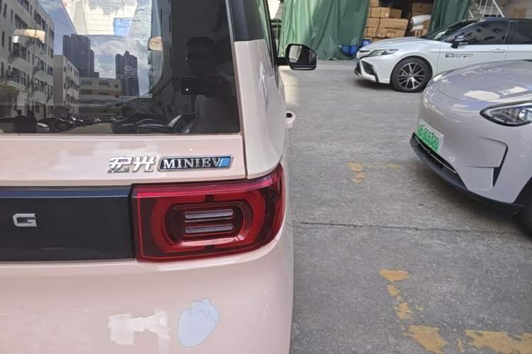 Used Wuling Hongguang MINIEV 2022 Macaron Fashion Model Lithium Iron Phosphate Exterior 3
