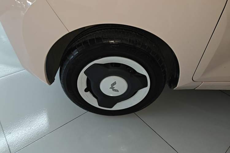 Used Wuling Hongguang MINIEV 2022 Macaron Premium Model – Lithium Iron Phosphate Exterior 4
