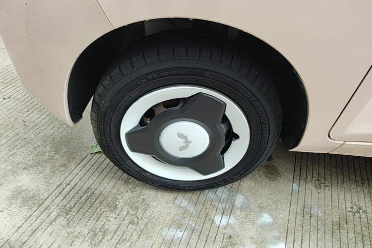 Used Wuling Hongguang MINIEV 2022 Macaron Premium Model – Lithium Ternary Battery Exterior 4