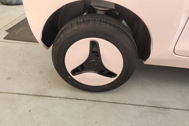 Used Wuling Hongguang MINIEV 2022 Macaron Fashion Model Lithium Iron Phosphate Exterior 5