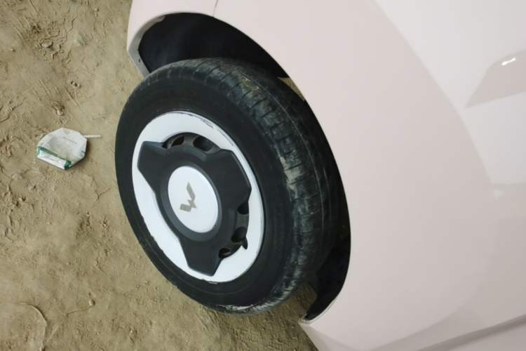 Used Wuling Hongguang MINIEV 2022 Macaron Premium Model – Lithium Ternary Battery Exterior 5