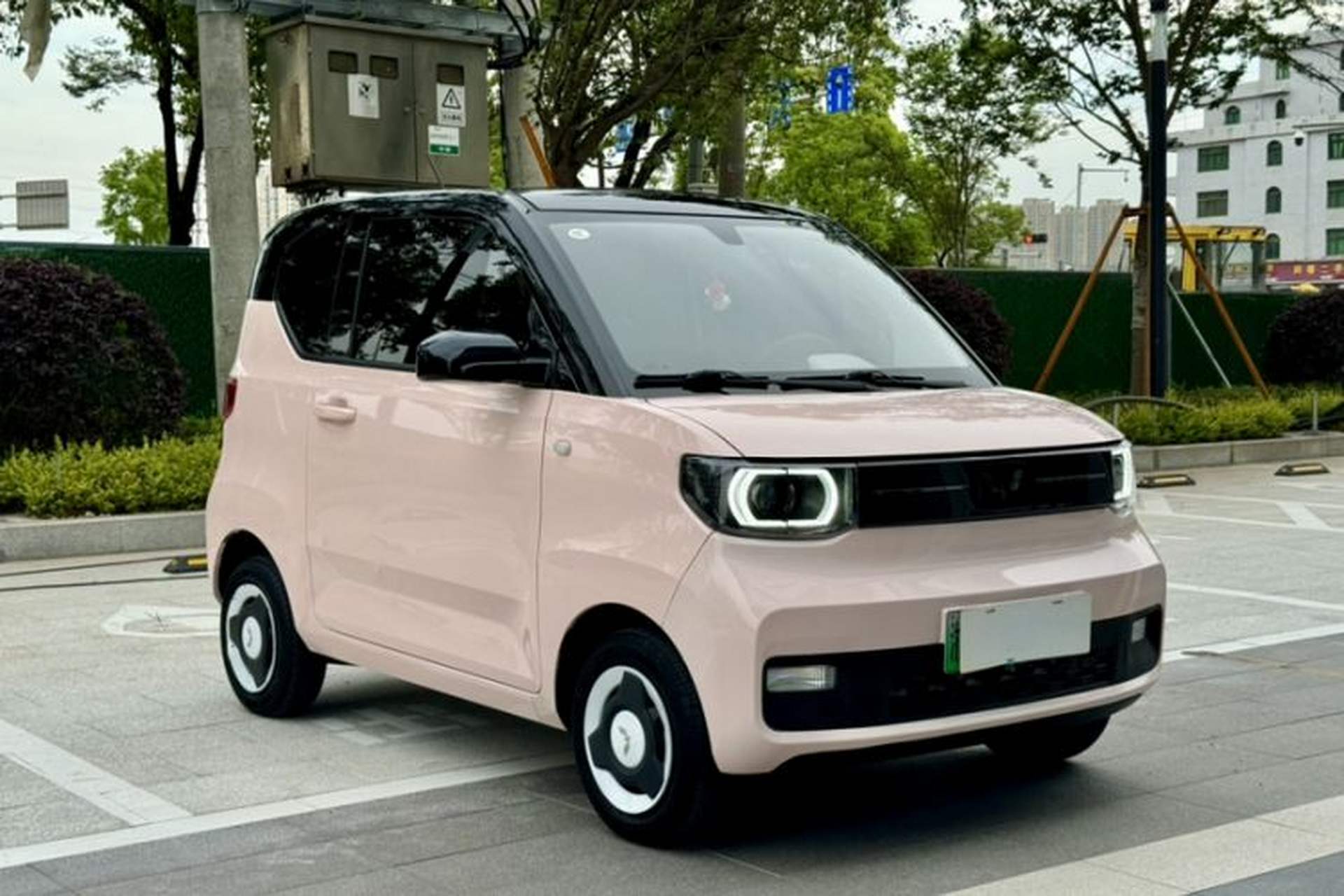 Used Wuling Hongguang MINIEV 2022 Macaron Premium Model – Lithium Iron Phosphate Exterior 6