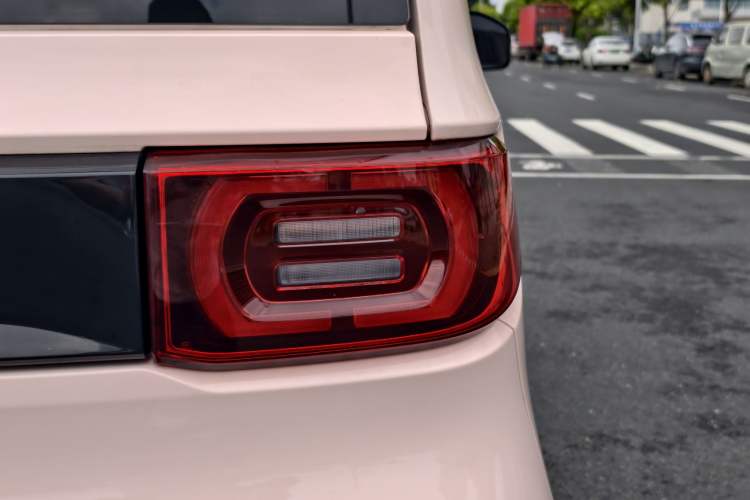 Used Wuling Hongguang MINIEV 2022 Macaron Fashion Model Lithium Iron Phosphate Exterior 8