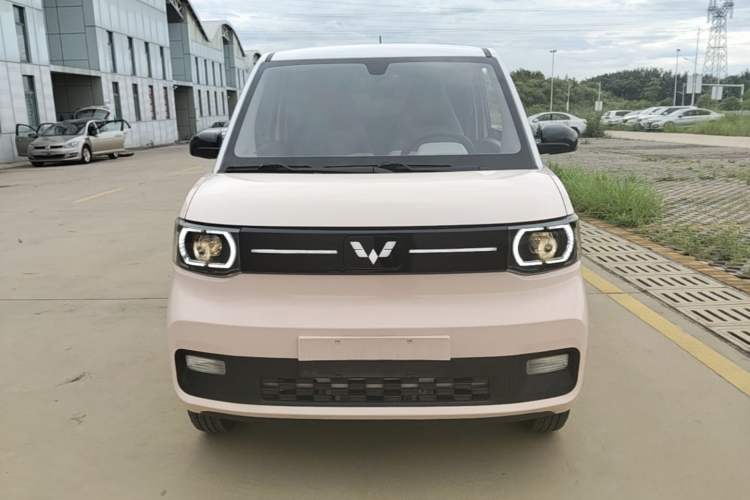 Used Wuling Hongguang MINIEV 2022 Macaron Fashion Model Lithium Iron Phosphate Front
