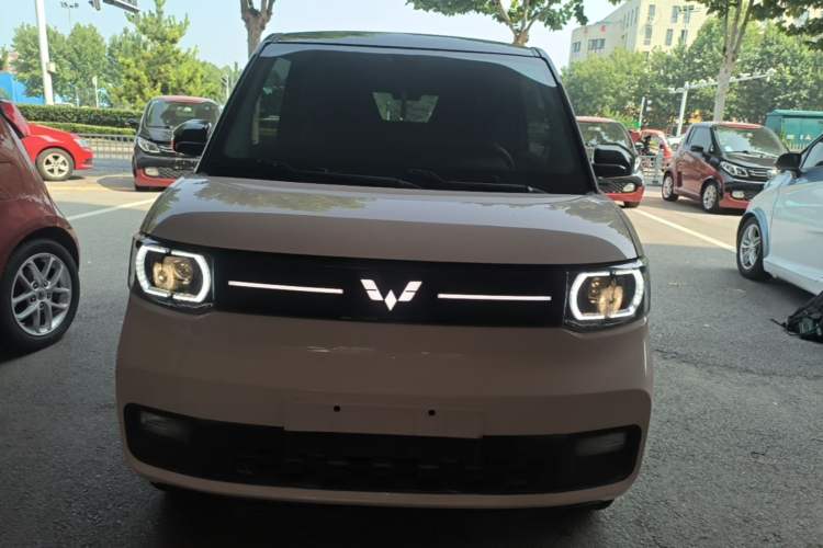 Used Wuling Hongguang MINIEV 2022 Macaron Premium Model – Lithium Ternary Battery Front