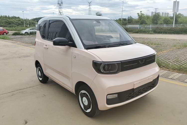 Used Wuling Hongguang MINIEV 2022 Macaron Fashion Model Lithium Iron Phosphate Front Right 45 Deg