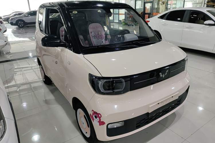 Used Wuling Hongguang MINIEV 2022 Macaron Fashion Model Lithium Iron Phosphate Front Right 45 Deg