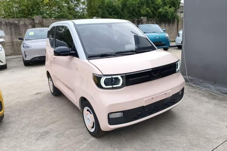 Used Wuling Hongguang MINIEV 2022 Macaron Premium Model – Lithium Iron Phosphate Front Right 45 Deg