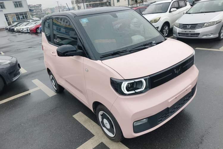 Used Wuling Hongguang MINIEV 2022 Macaron Premium Model – Lithium Iron Phosphate Front Right 45 Deg