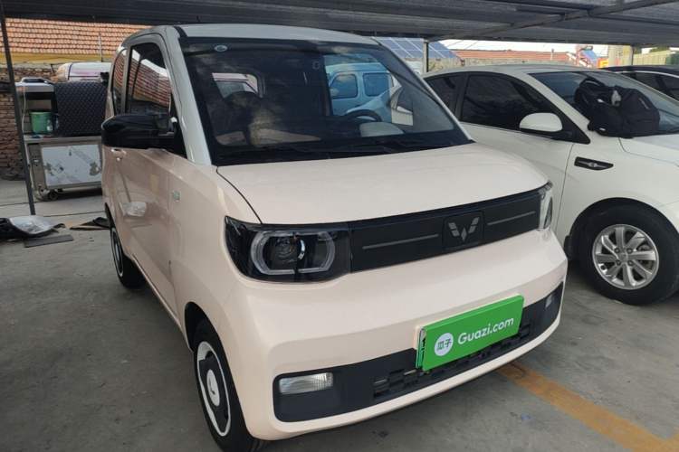 Used Wuling Hongguang MINIEV 2022 Macaron Fashion Model Lithium Iron Phosphate Front Right 45 Deg