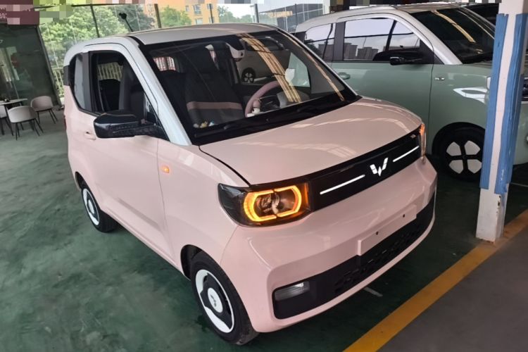 Used Wuling Hongguang MINIEV 2022 Macaron Premium Model – Lithium Iron Phosphate Front Right 45 Deg