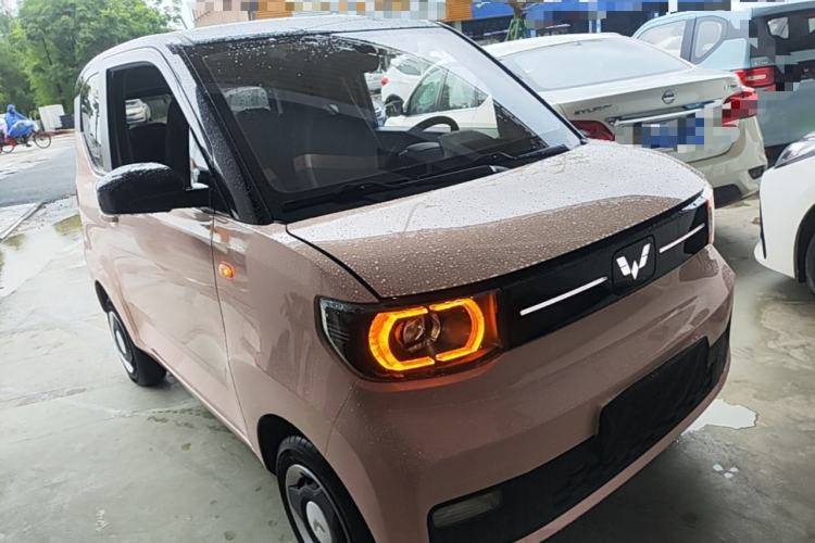 Used Wuling Hongguang MINIEV 2022 Macaron Fashion Model Lithium Iron Phosphate Front Right 45 Deg