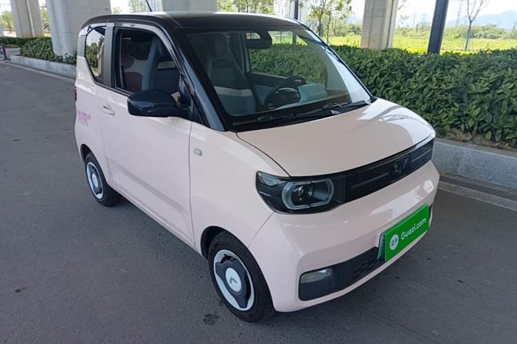 Used Wuling Hongguang MINIEV 2022 Enjoy Edition Lithium Iron Phosphate Front Right 45 Deg