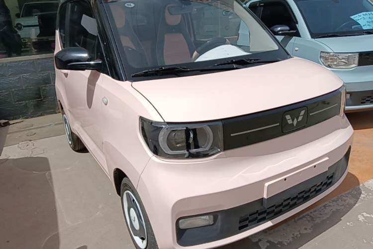 Used Wuling Hongguang MINIEV 2022 Macaron Premium Model – Lithium Iron Phosphate Front Right 45 Deg
