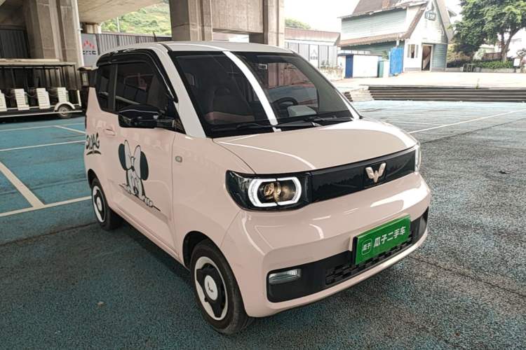 Used Wuling Hongguang MINIEV 2022 Macaron Fashion Model Lithium Iron Phosphate Front Right 45 Deg