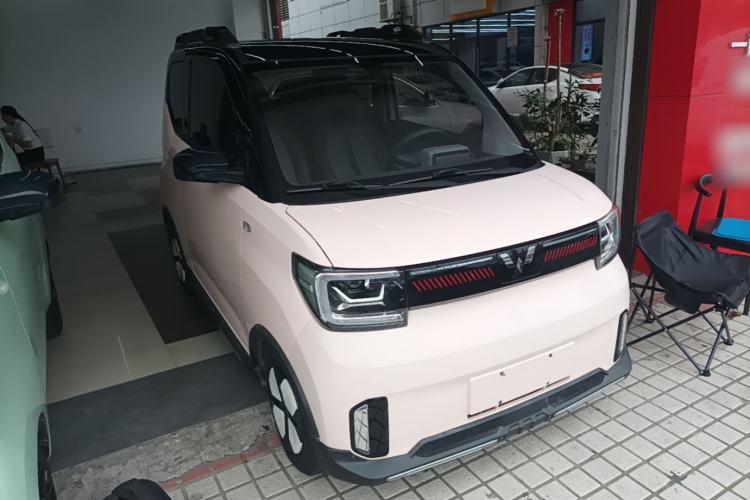 Used Wuling Hongguang MINIEV 2022 GAMEBOY 300km Play Edition Lithium Iron Phosphate Front Right 45 Deg