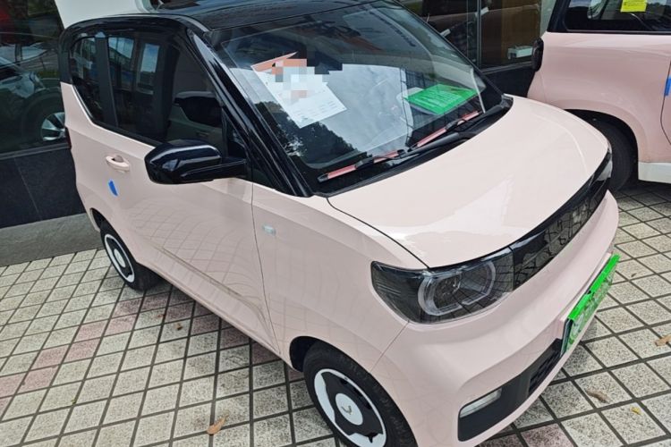 Used Wuling Hongguang MINIEV 2022 Macaron Fashion Model Lithium Iron Phosphate Front Right 45 Deg