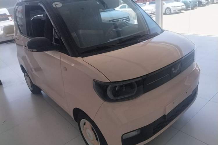Used Wuling Hongguang MINIEV 2022 Macaron Premium Model – Lithium Iron Phosphate Front Right 45 Deg