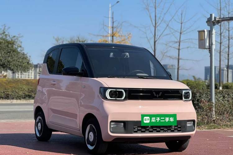 Used Wuling Hongguang MINIEV 2022 Macaron-Color Edition Lithium Iron Phosphate Front Right 45 Deg