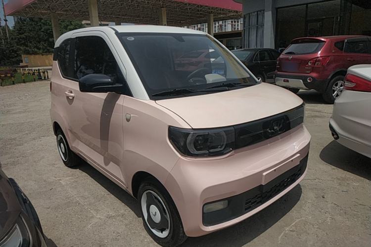 Used Wuling Hongguang MINIEV 2022 Macaron Fashion Model Lithium Iron Phosphate Front Right 45 Deg