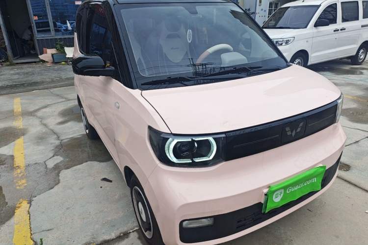 Used Wuling Hongguang MINIEV 2022 Macaron Fashion Model Lithium Iron Phosphate Front Right 45 Deg