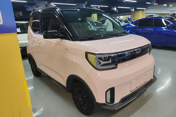Used Wuling Hongguang MINIEV 2022 GAMEBOY 200km Play Edition with Lithium Iron Phosphate Front Right 45 Deg