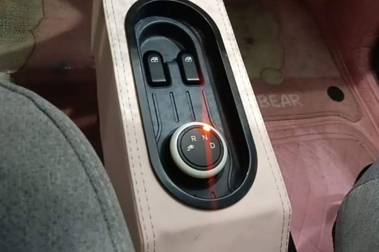 Used Wuling Hongguang MINIEV 2022 Macaron Premium Model – Lithium Iron Phosphate Gear Lever