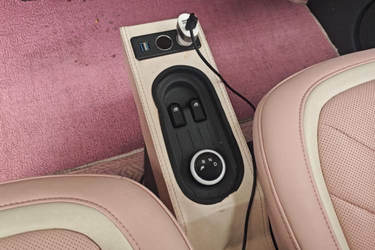 Used Wuling Hongguang MINIEV 2022 Macaron Premium Model – Lithium Iron Phosphate Gear Lever