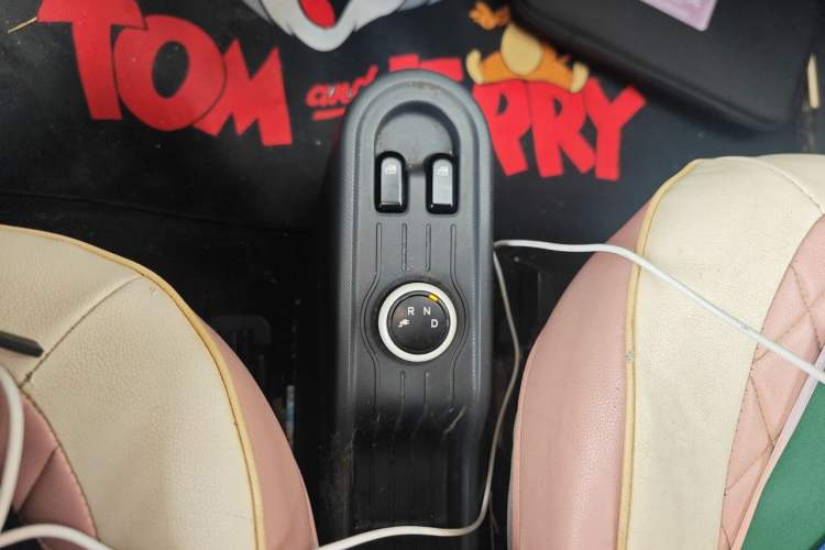 Used Wuling Hongguang MINIEV 2022 Macaron Premium Model – Lithium Iron Phosphate Gear Lever