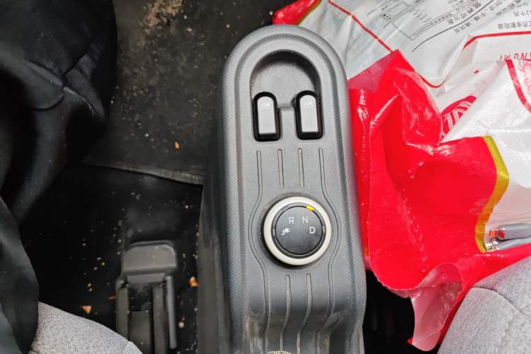 Used Wuling Hongguang MINIEV 2022 Macaron Fashion Edition Lithium-Nickel-Cobalt-Alpha-oxide Gear Lever