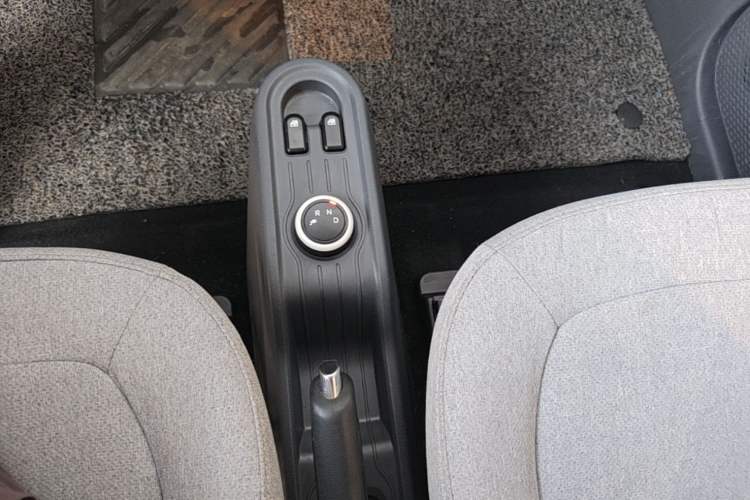 Used Wuling Hongguang MINIEV 2022 Macaron Premium Model – Lithium Iron Phosphate Gear Lever