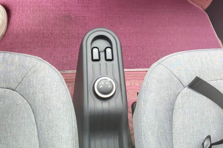 Used Wuling Hongguang MINIEV 2022 Macaron Fashion Model Lithium Iron Phosphate Gear Lever