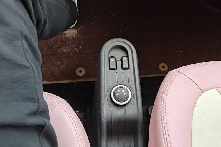 Used Wuling Hongguang MINIEV 2022 Macaron Premium Model – Lithium Iron Phosphate Gear Lever