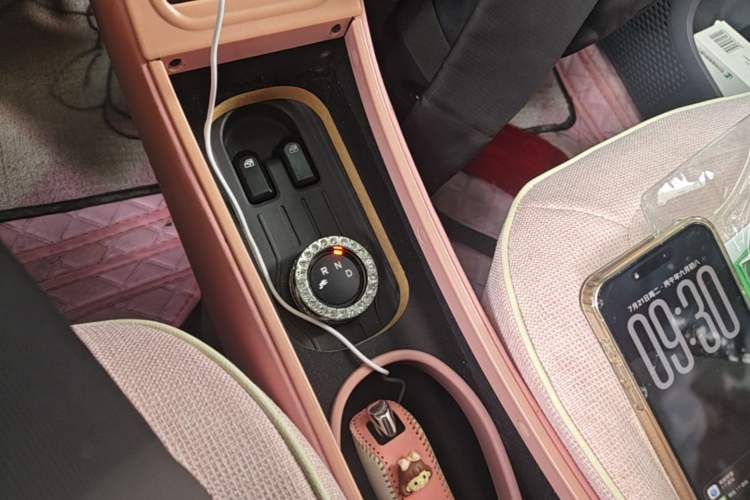 Used Wuling Hongguang MINIEV 2022 Macaron Fashion Model Lithium Iron Phosphate Gear Lever