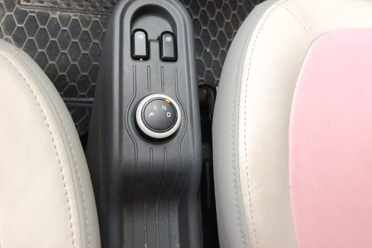 Used Wuling Hongguang MINIEV 2022 Macaron Premium Model – Lithium Iron Phosphate Gear Lever