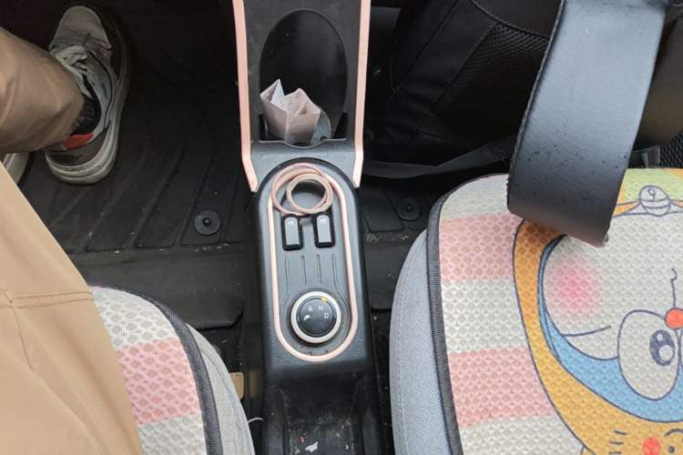 Used Wuling Hongguang MINIEV 2022 Macaron Premium Model – Lithium Iron Phosphate Gear Lever