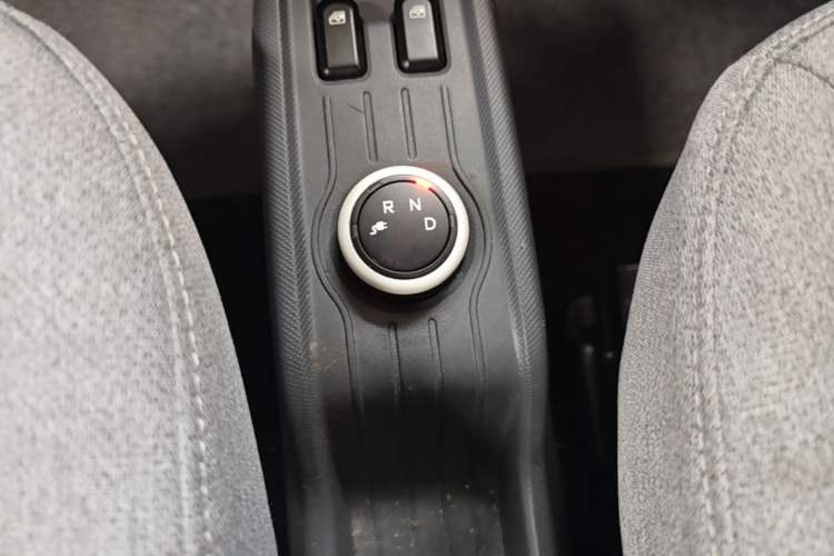 Used Wuling Hongguang MINIEV 2022 Macaron Premium Model – Lithium Iron Phosphate Gear Lever