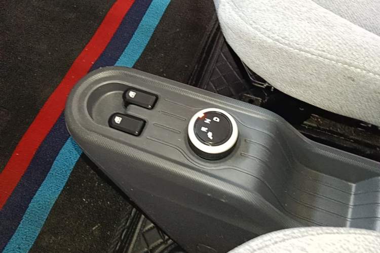 Used Wuling Hongguang MINIEV 2022 Macaron Premium Model – Lithium Iron Phosphate Gear Lever