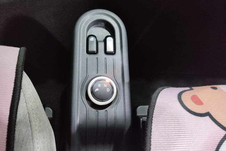 Used Wuling Hongguang MINIEV 2022 Macaron Fashion Model Lithium Iron Phosphate Gear Lever
