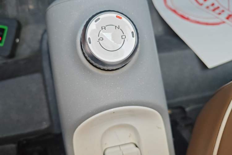 Used Wuling Hongguang MINIEV 2022 GAMEBOY 200km Gaming Edition with Lithium Iron Phosphate Gear Lever