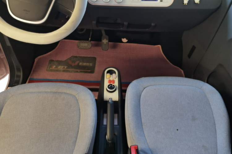 Used Wuling Hongguang MINIEV 2022 Macaron Premium Model – Lithium Iron Phosphate Gear Lever