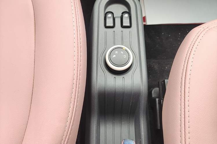 Used Wuling Hongguang MINIEV 2022 Macaron Premium Model – Lithium Iron Phosphate Gear Lever