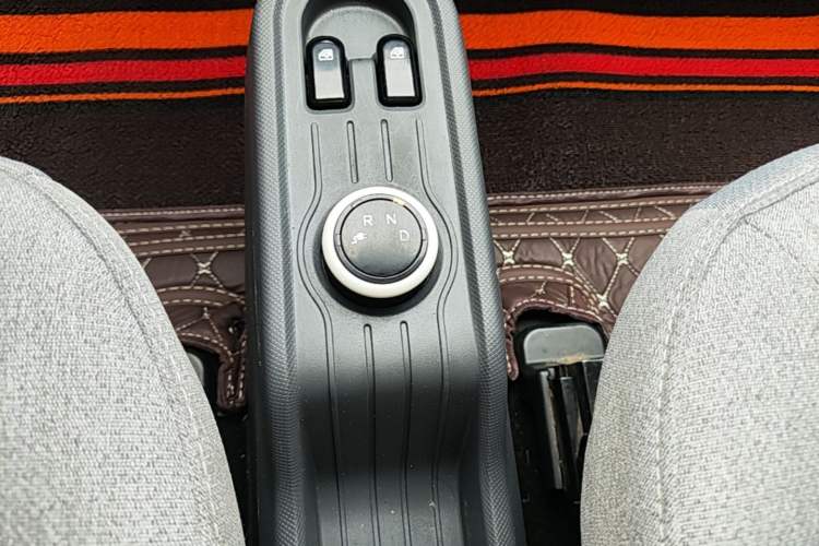 Used Wuling Hongguang MINIEV 2022 Macaron Premium Model – Lithium Iron Phosphate Gear Lever
