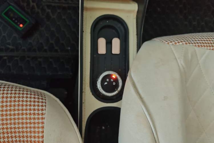 Used Wuling Hongguang MINIEV 2022 Macaron Premium Model – Lithium Iron Phosphate Gear Lever