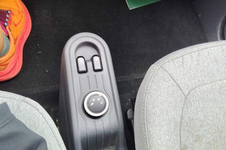 Used Wuling Hongguang MINIEV 2022 Macaron Fashion Model Lithium Iron Phosphate Gear Lever
