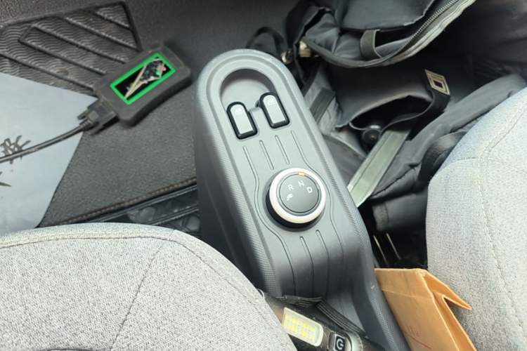 Used Wuling Hongguang MINIEV 2022 Macaron Premium Model – Lithium Iron Phosphate Gear Lever