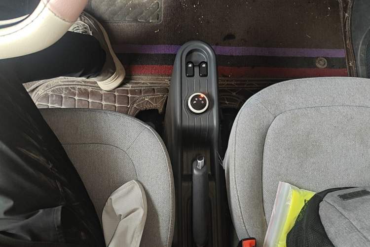 Used Wuling Hongguang MINIEV 2022 Macaron Premium Model – Lithium Iron Phosphate Gear Lever