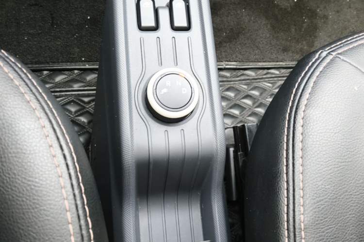 Used Wuling Hongguang MINIEV 2022 Macaron Color Edition Lithium-Ion Battery Gear Lever